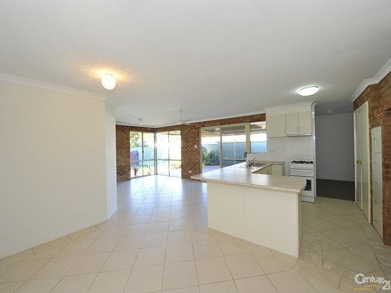 9 Jamestown Terrace, Greenfields WA 6210