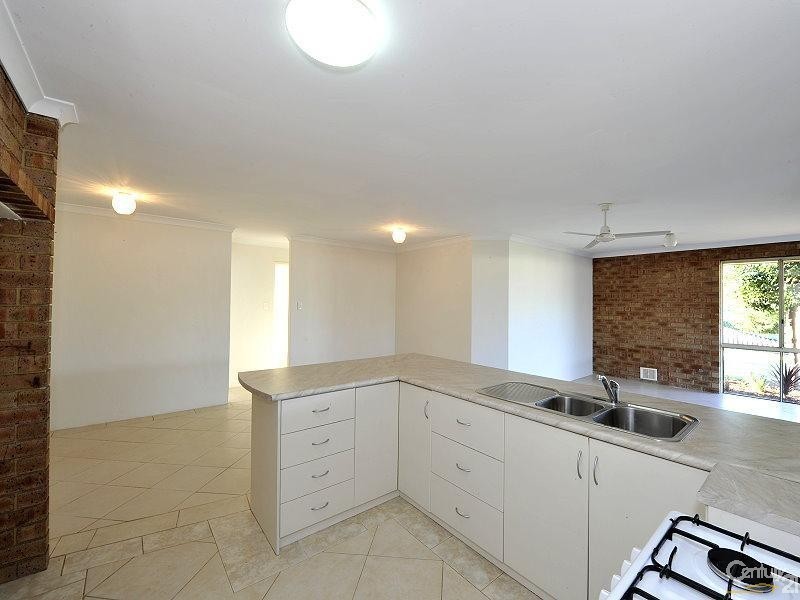 9 Jamestown Terrace, Greenfields WA 6210