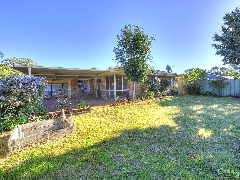 9 Jamestown Terrace, Greenfields WA 6210