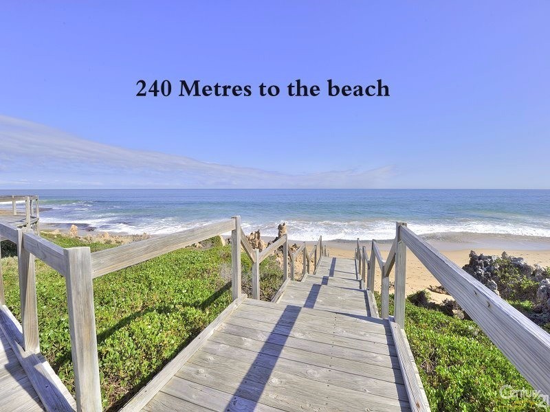 360 Peelwood Parade, Halls Head WA 6210