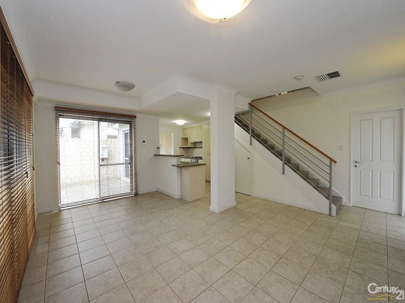 3/4 Stewart Street, Mandurah WA 6210