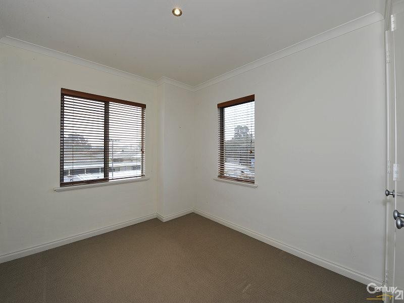 3/4 Stewart Street, Mandurah WA 6210