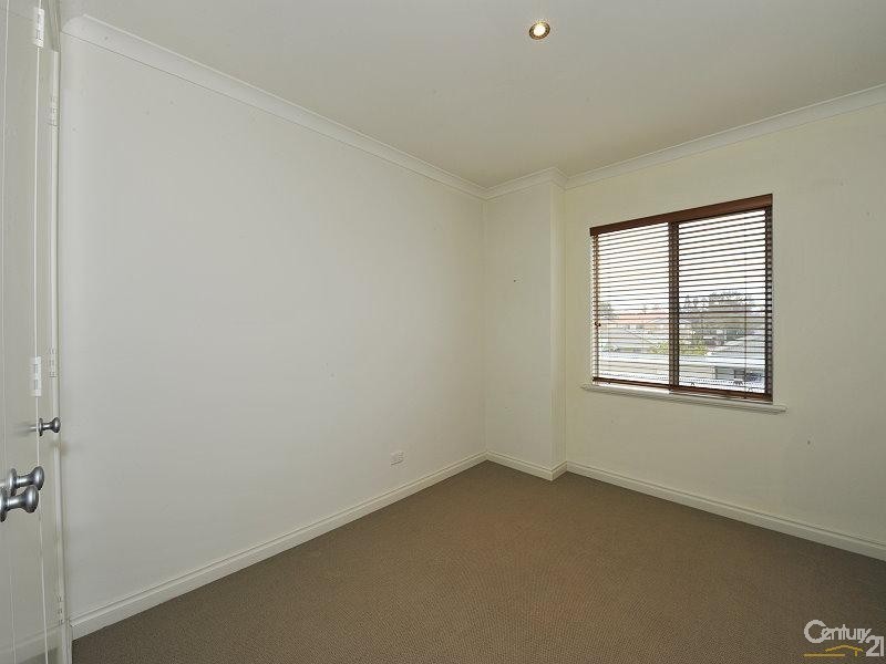 3/4 Stewart Street, Mandurah WA 6210