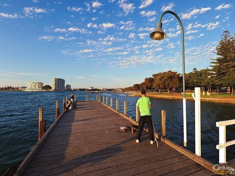 3/4 Stewart Street, Mandurah WA 6210