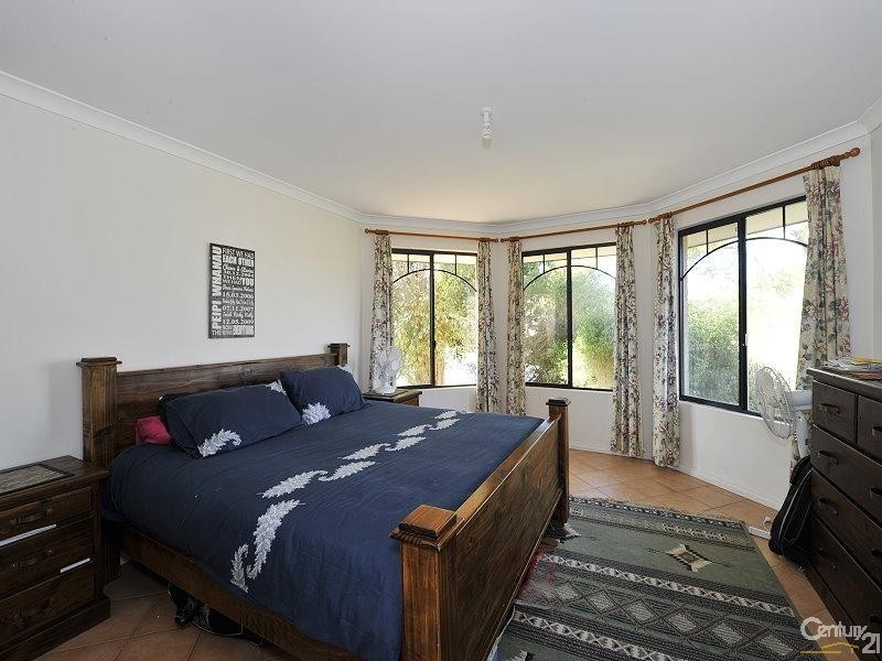 14 Sunderland Close, Greenfields WA 6210