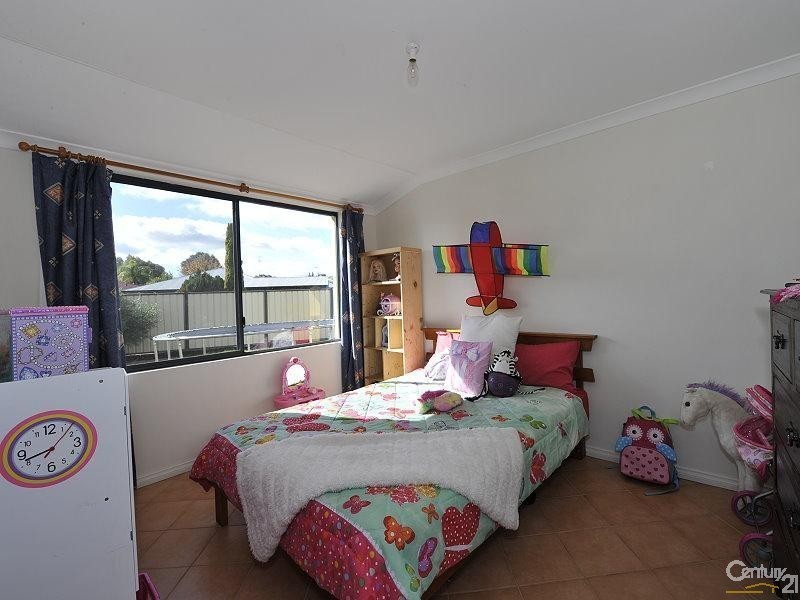 14 Sunderland Close, Greenfields WA 6210