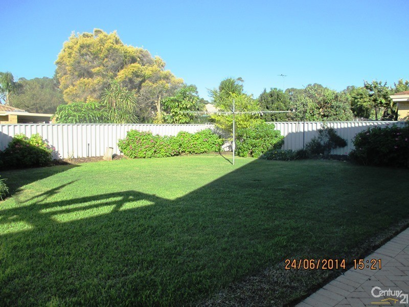 11 Vermont Avenue, Meadow Springs WA 6210