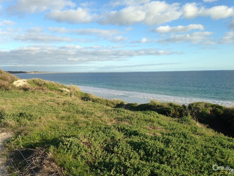 104 Warnbro Beach Road, Waikiki WA 6169