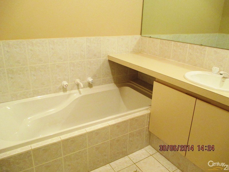 4/1 Waterside Drive, Dudley Park WA 6210