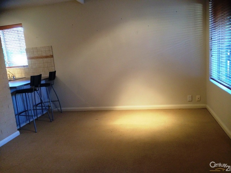 6/8 Creery Street, Dudley Park WA 6210