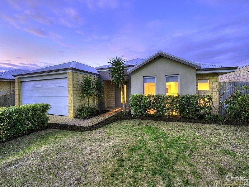 33 Marsdenia Road, Halls Head WA 6210