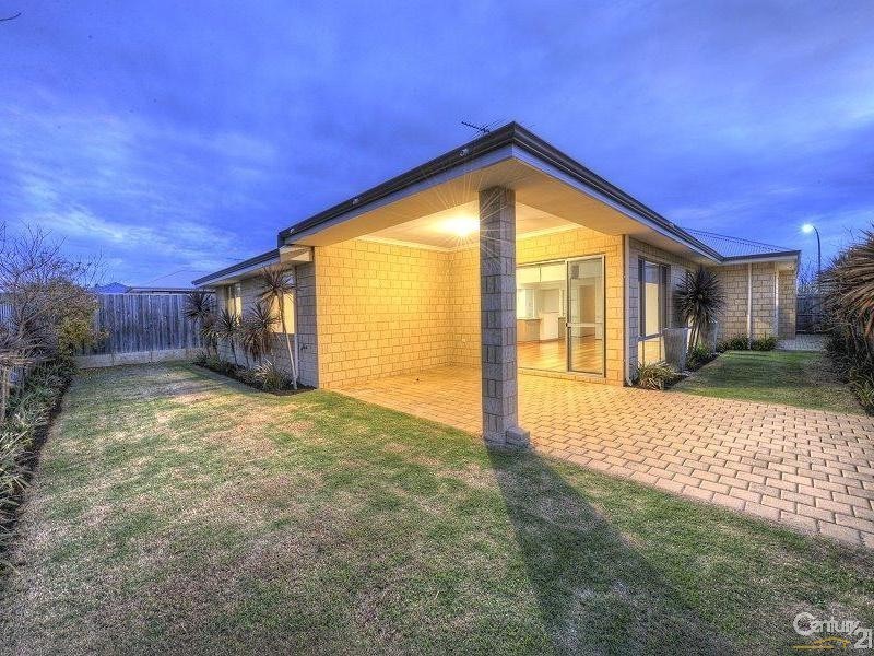33 Marsdenia Road, Halls Head WA 6210