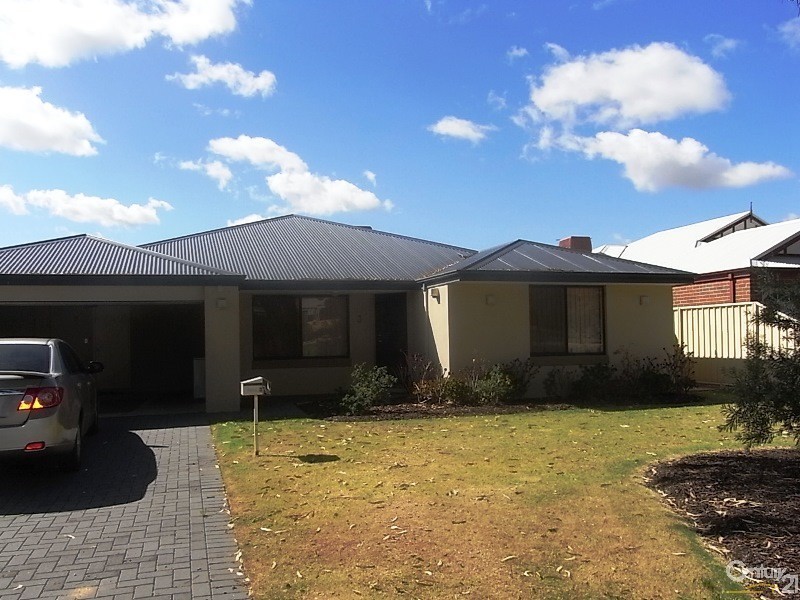 3 Adela Bend, Lakelands WA 6180