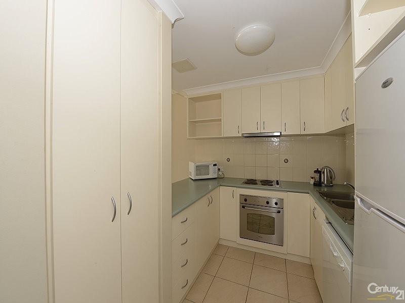 2/20 Apollo Place, Halls Head WA 6210