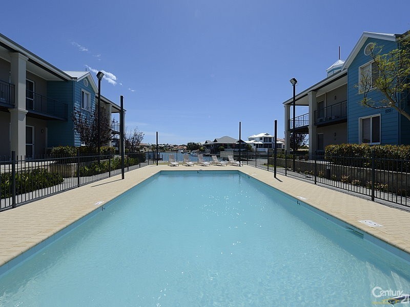 2/20 Apollo Place, Halls Head WA 6210