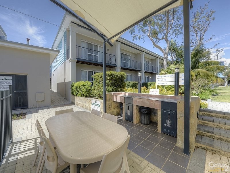 2/20 Apollo Place, Halls Head WA 6210