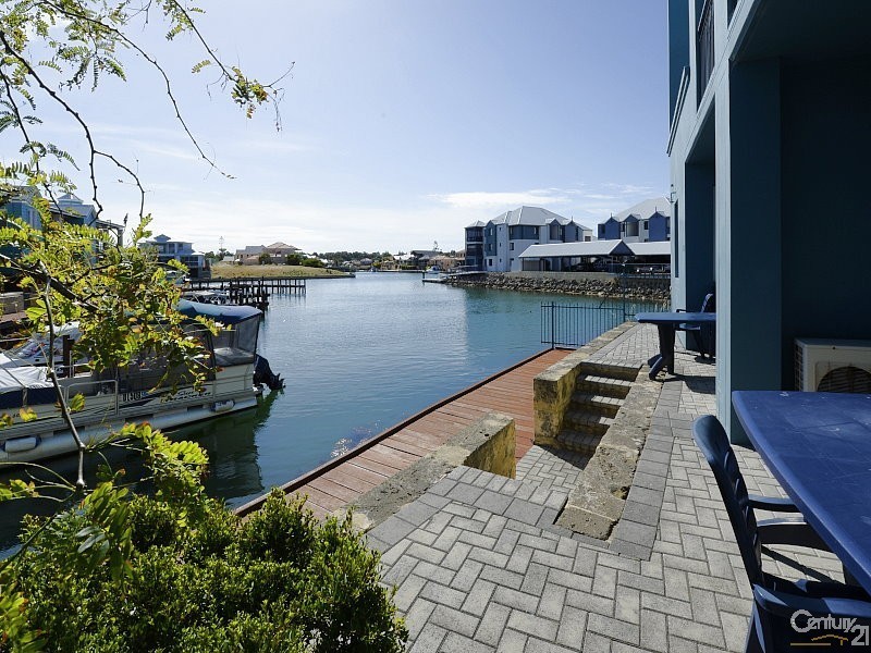 2/20 Apollo Place, Halls Head WA 6210