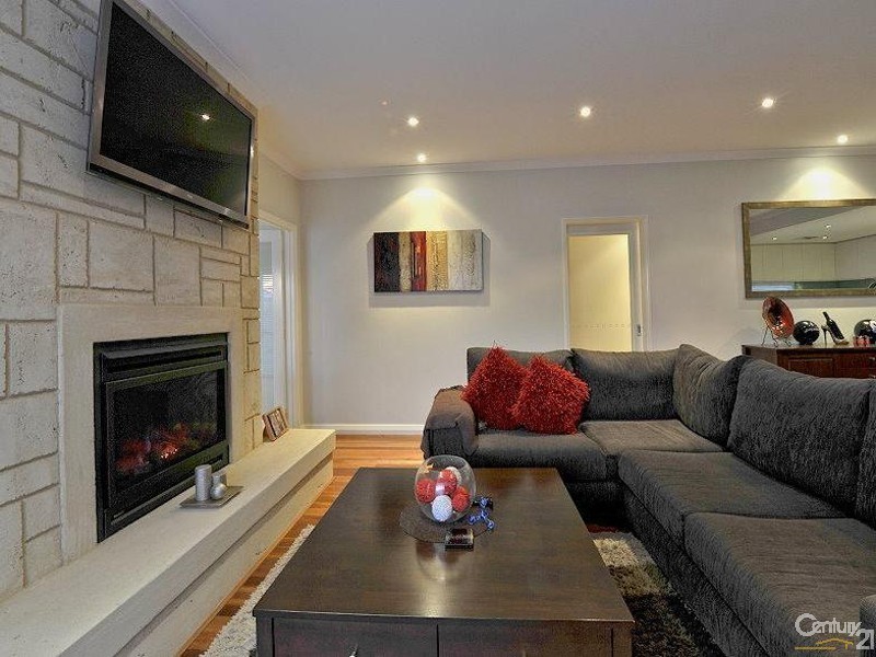 9 Coquette Pass, Dudley Park WA 6210