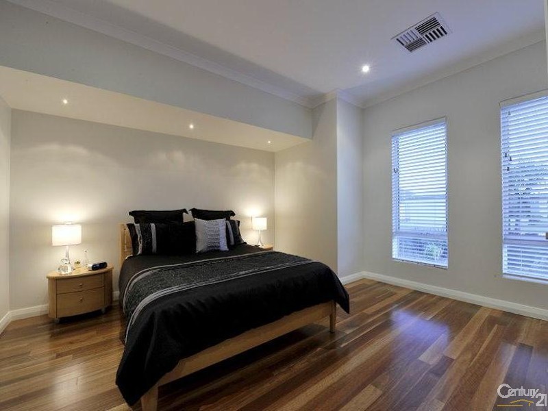 9 Coquette Pass, Dudley Park WA 6210