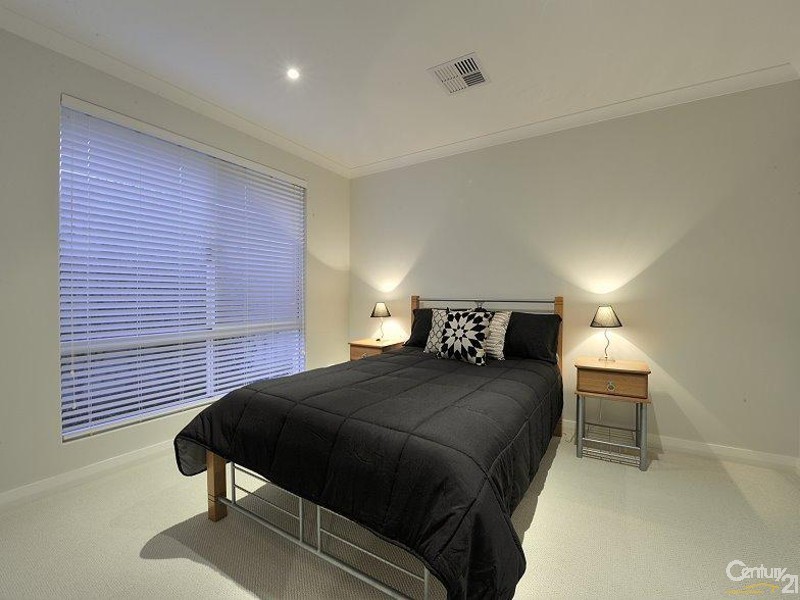 9 Coquette Pass, Dudley Park WA 6210