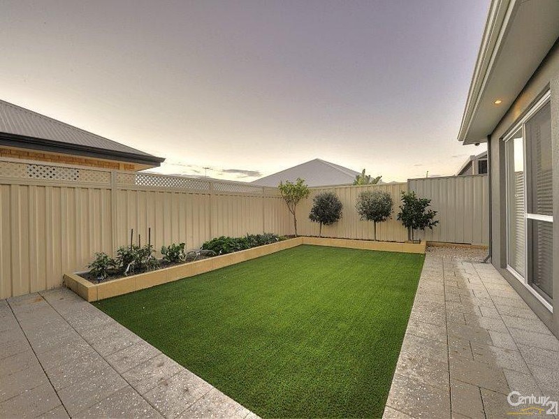 9 Coquette Pass, Dudley Park WA 6210