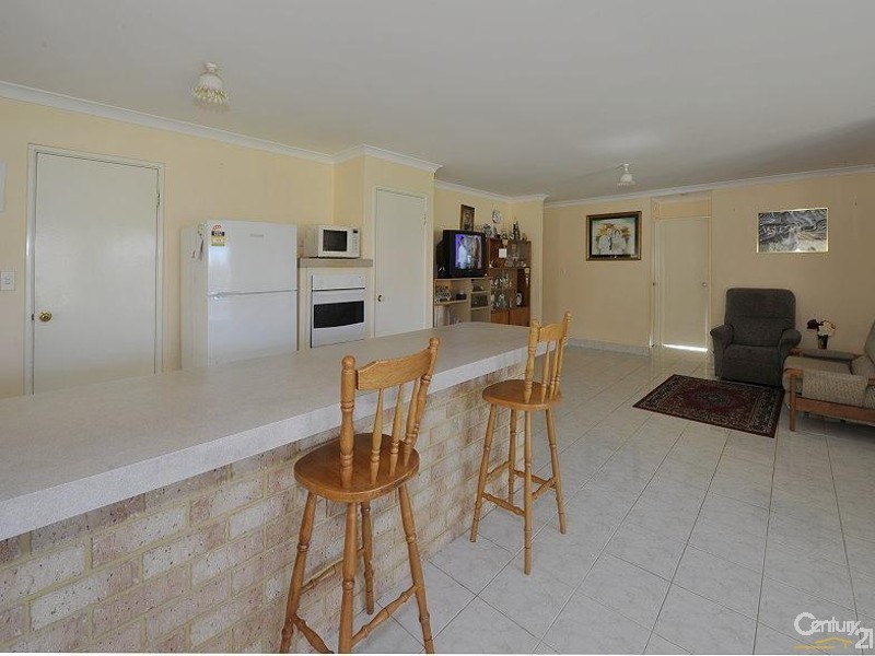 11 Hovea Place, Coodanup WA 6210