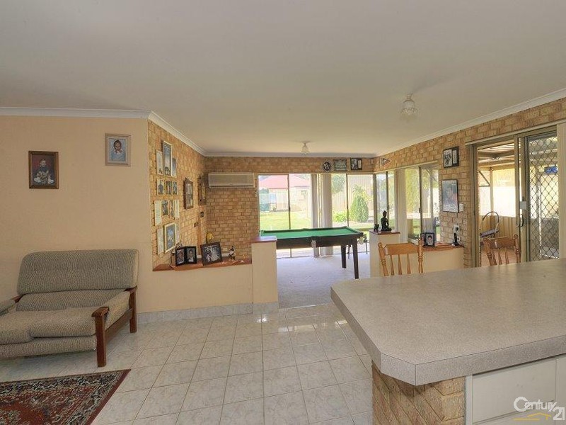 11 Hovea Place, Coodanup WA 6210