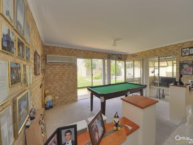 11 Hovea Place, Coodanup WA 6210