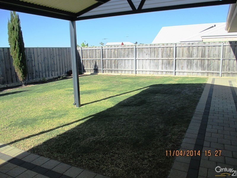 19 Grasshill Grange, Halls Head WA 6210