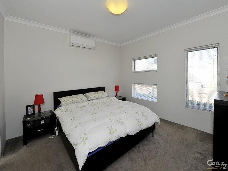 72 Leisure Way, Halls Head WA 6210