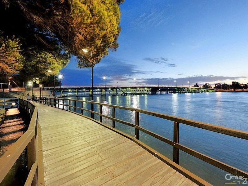 72 Leisure Way, Halls Head WA 6210