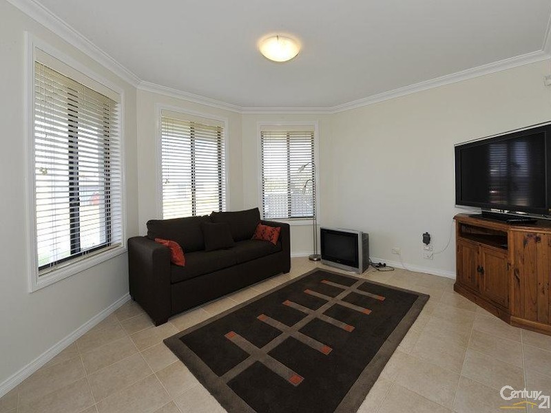 16 Albany Drive, Dawesville WA 6211