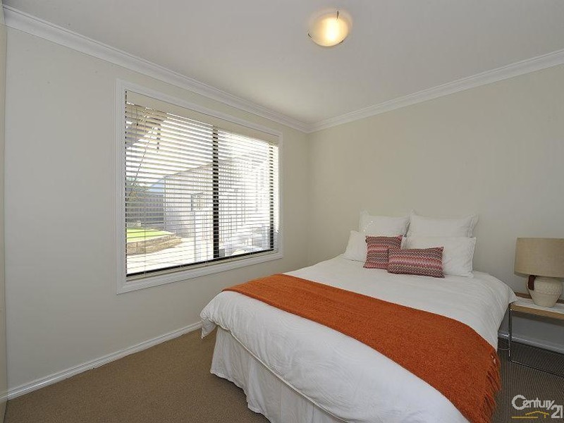 16 Albany Drive, Dawesville WA 6211