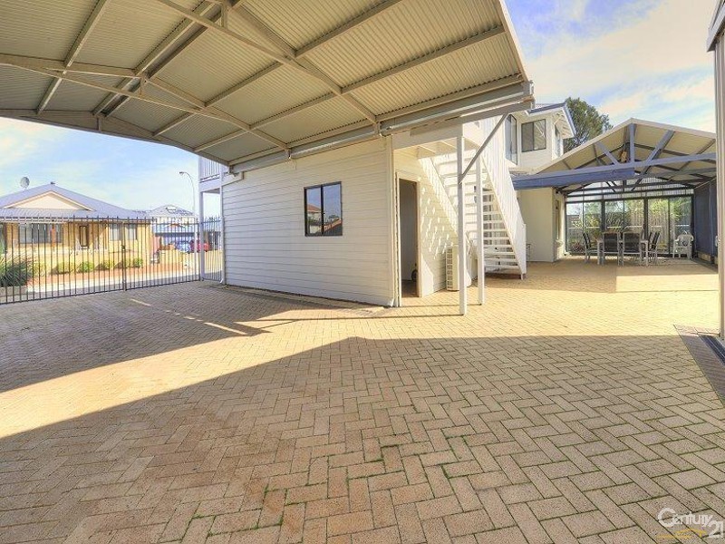 16 Albany Drive, Dawesville WA 6211
