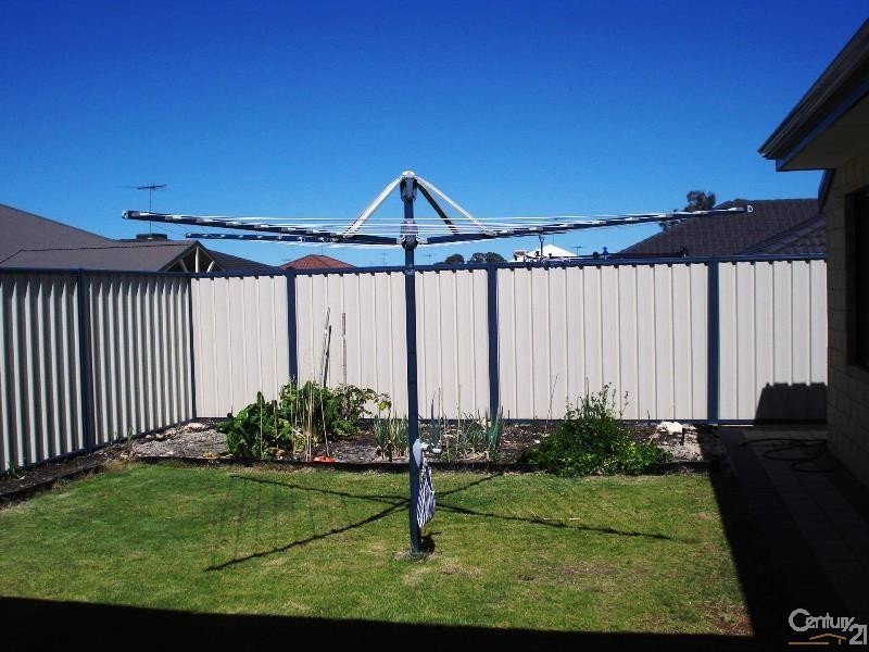 8 Philmont Way, Meadow Springs WA 6210