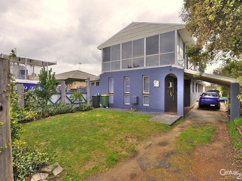 24 Leighton Road East, Halls Head WA 6210