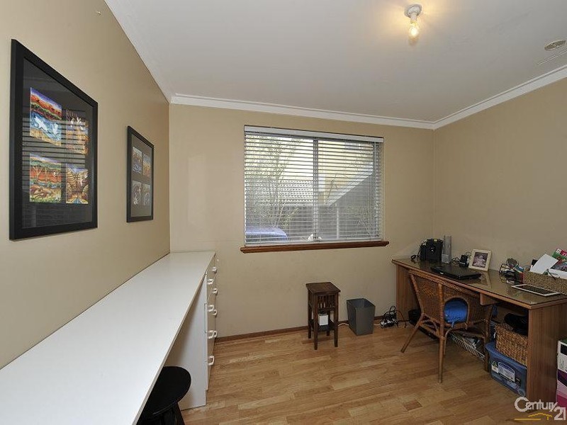 24 Leighton Road East, Halls Head WA 6210