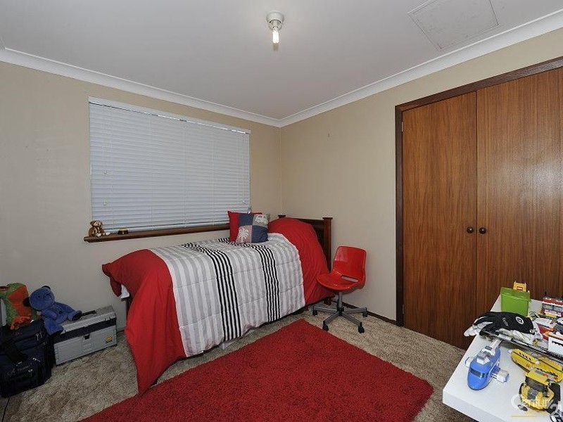 24 Leighton Road East, Halls Head WA 6210