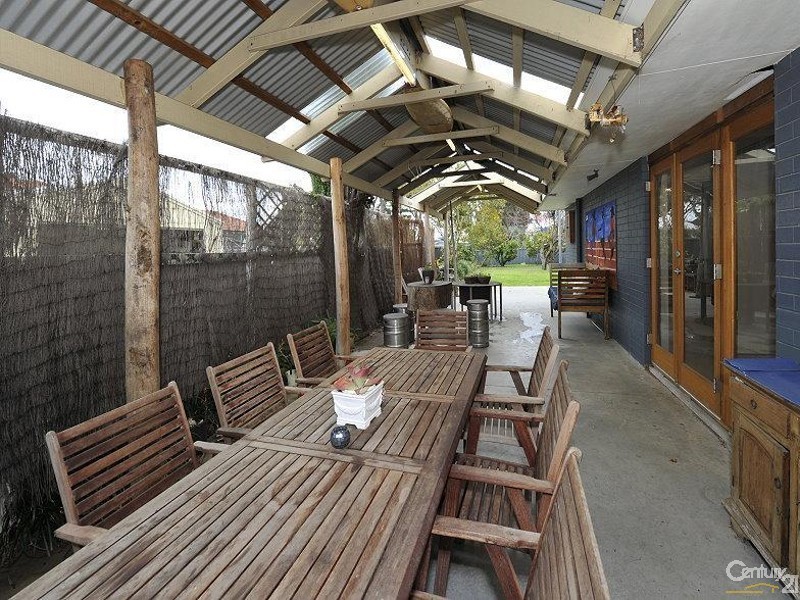 24 Leighton Road East, Halls Head WA 6210