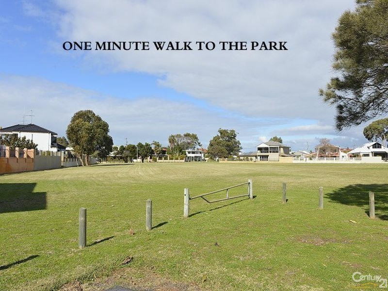 24 Leighton Road East, Halls Head WA 6210