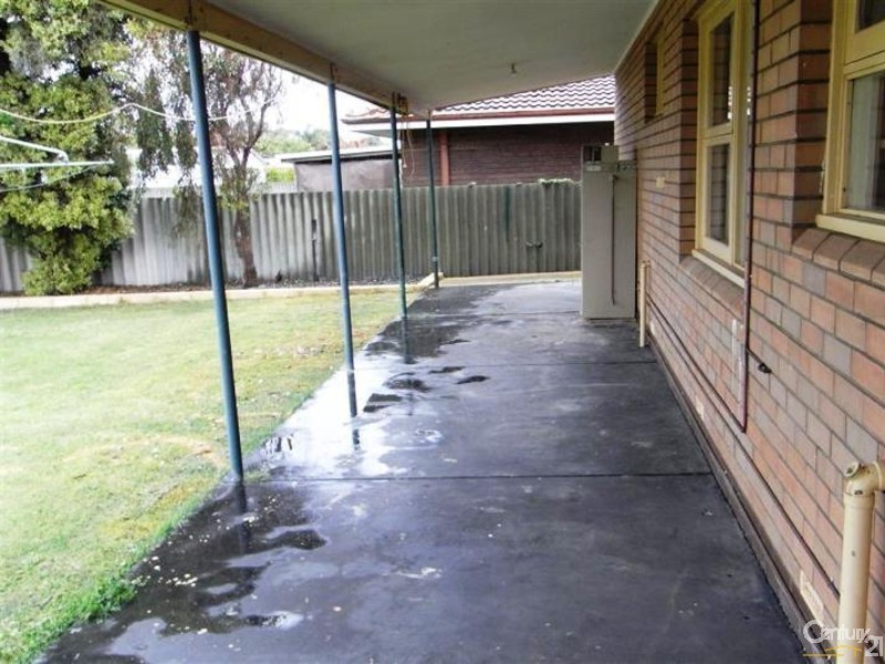 8 Maria Street, Dudley Park WA 6210