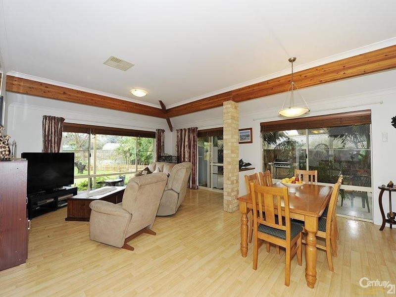 11 Lapwing Road, Coodanup WA 6210