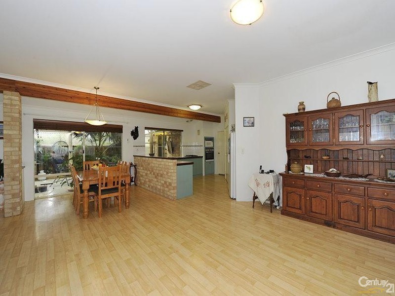 11 Lapwing Road, Coodanup WA 6210