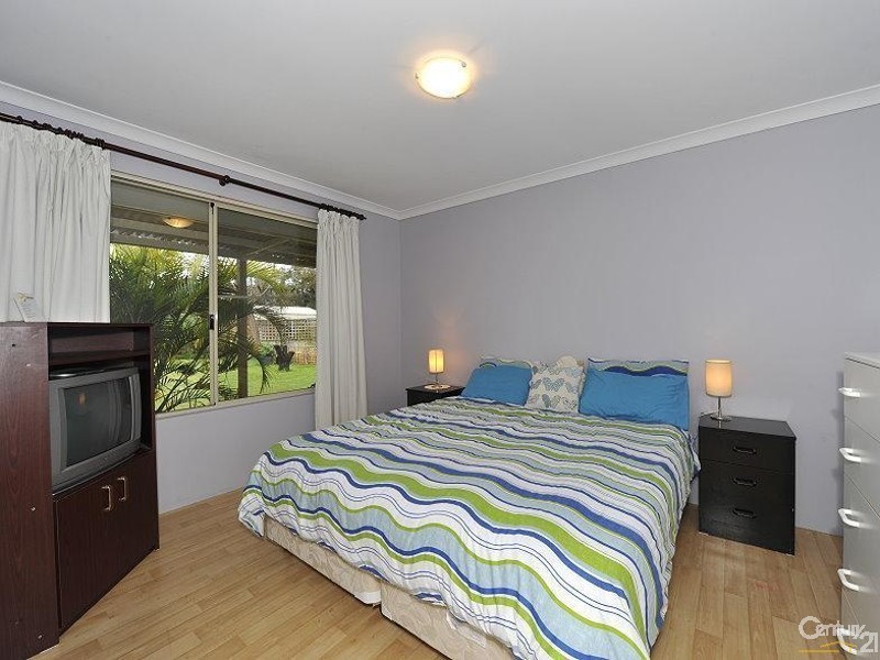 11 Lapwing Road, Coodanup WA 6210