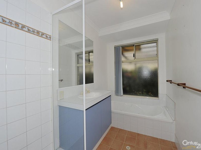 11 Lapwing Road, Coodanup WA 6210