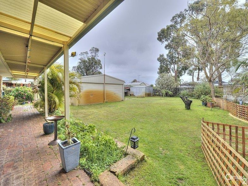 11 Lapwing Road, Coodanup WA 6210