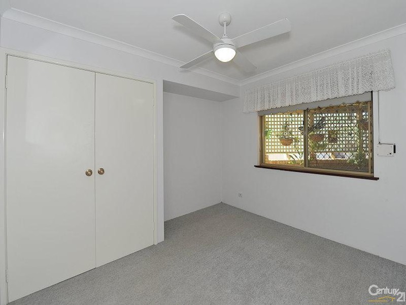 10 Inverness Drive, Meadow Springs WA 6210