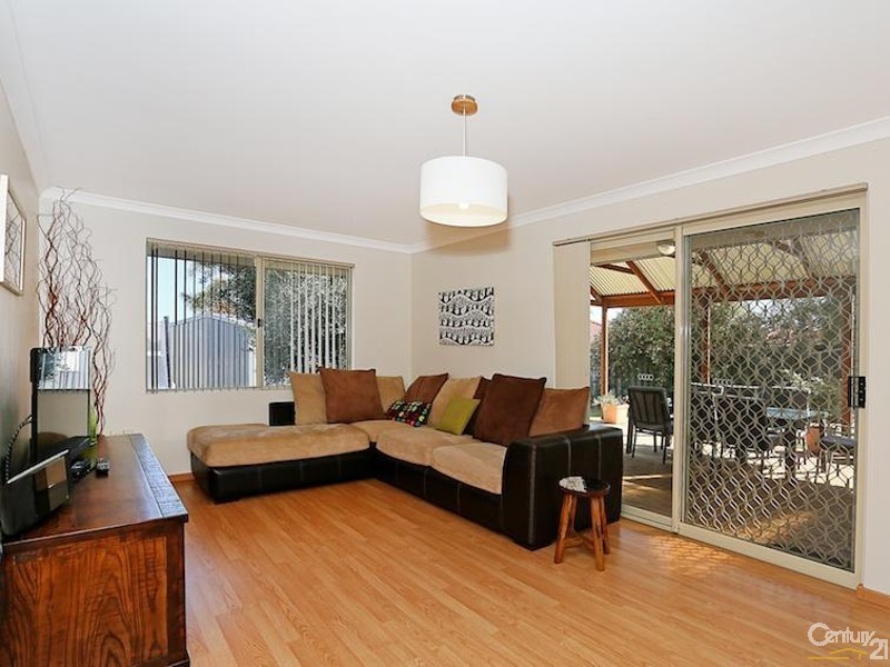 14 Rosebud Place, Halls Head WA 6210
