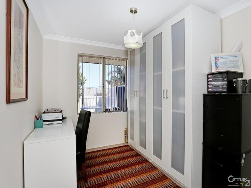 14 Rosebud Place, Halls Head WA 6210