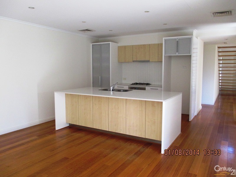 5 Oregan Court, Meadow Springs WA 6210